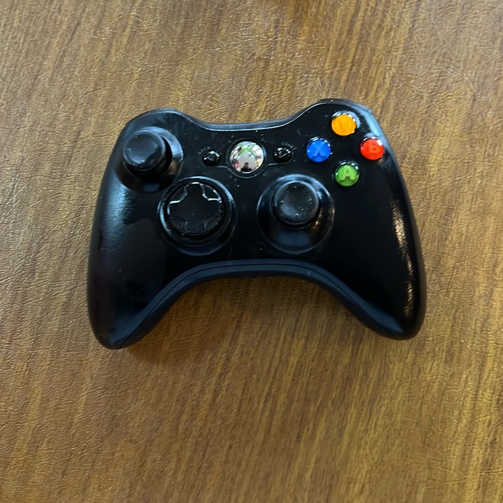 2 Xbox 360 controller - Picture 2 of 3
